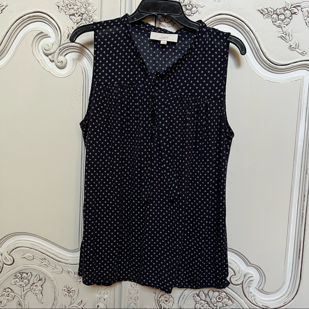 Women's LOFT Sleeveless Blouse - Size L